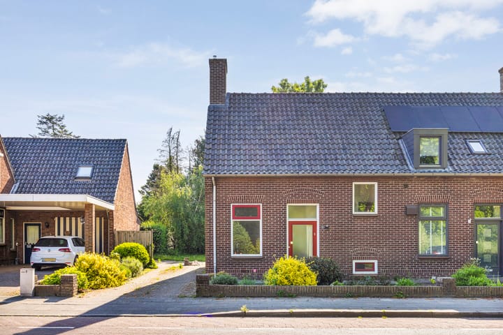 Foto 5 van Domeinenstraat 15