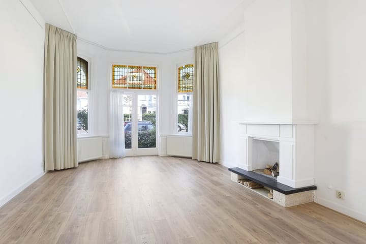 Photo 5 of Johan van Oldenbarneveltlaan 92