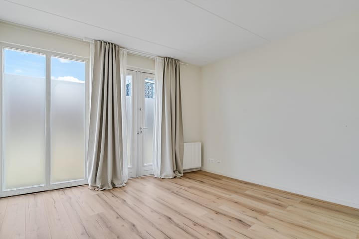 Photo 11 of H.J. van Heekplein 58-21