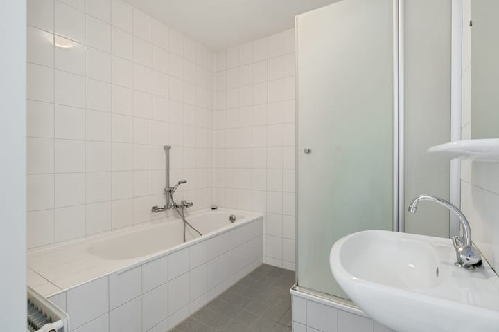 Photo 16 of H.J. van Heekplein 58-21