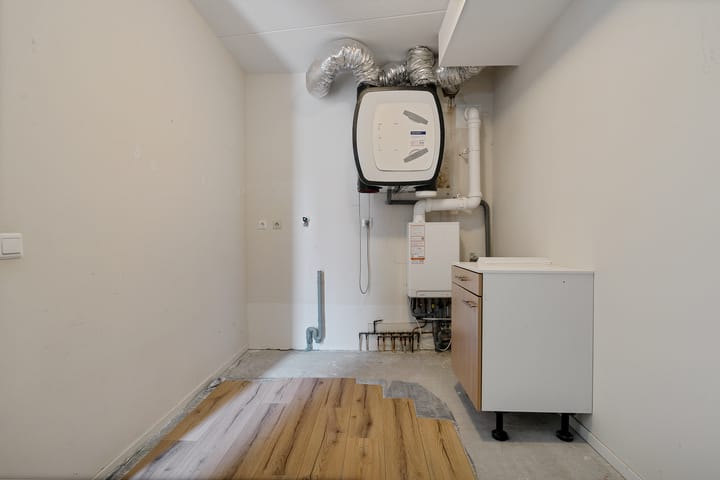 Photo 20 of H.J. van Heekplein 58-21