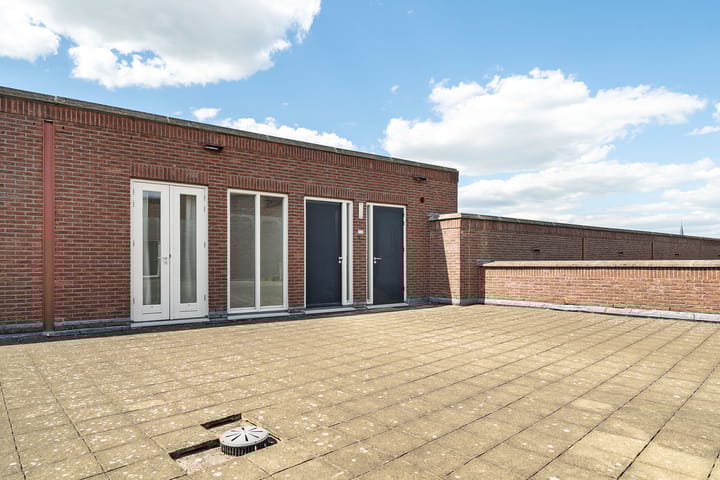 Photo 23 of H.J. van Heekplein 58-21