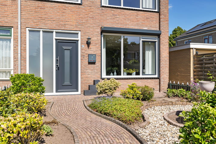 Foto 4 van D H van der Scheerstraat 47