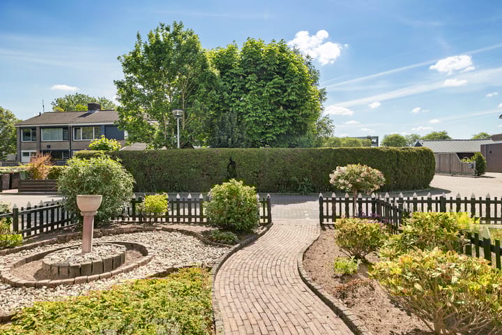 Foto 5 van D H van der Scheerstraat 47