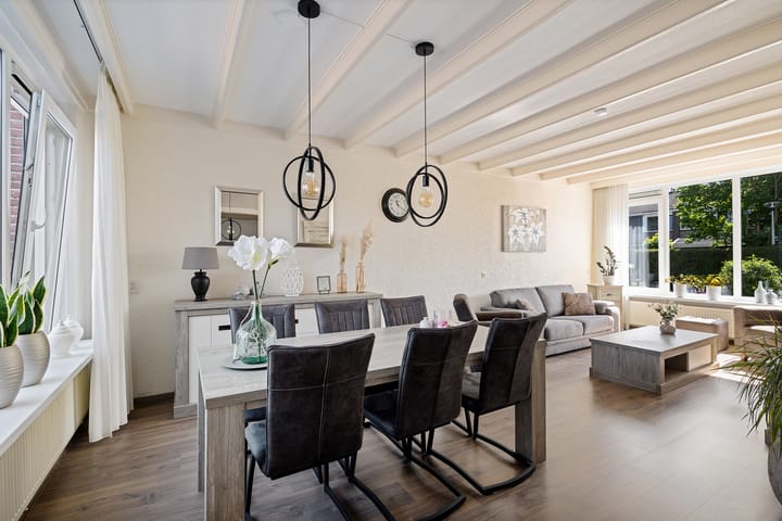 Foto 10 van D H van der Scheerstraat 47