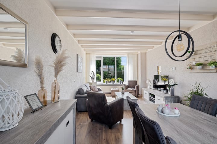 Foto 11 van D H van der Scheerstraat 47