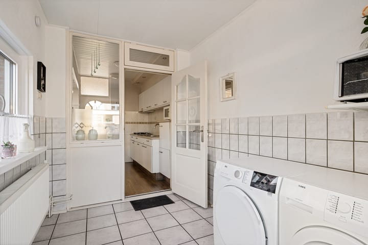 Foto 17 van D H van der Scheerstraat 47