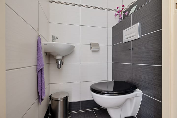 Foto 18 van D H van der Scheerstraat 47