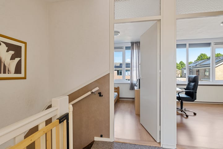 Foto 20 van D H van der Scheerstraat 47