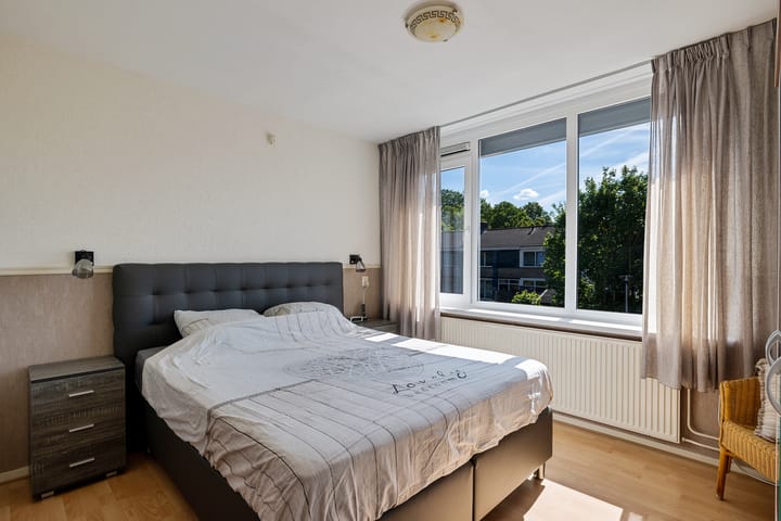 Foto 22 van D H van der Scheerstraat 47