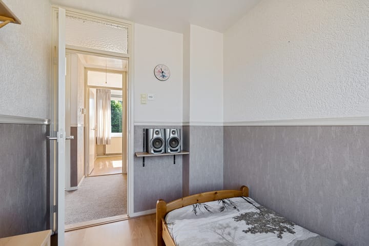 Foto 28 van D H van der Scheerstraat 47