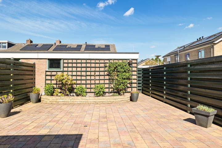 Foto 30 van D H van der Scheerstraat 47