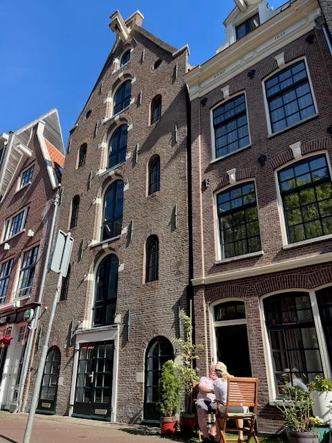 View photo 1 of Spuistraat 9-B