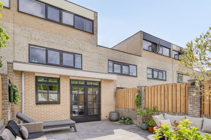 Foto 27 van Naardenstraat 161