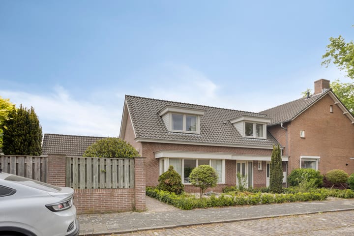 Foto 1 van Korenbloemstraat 26