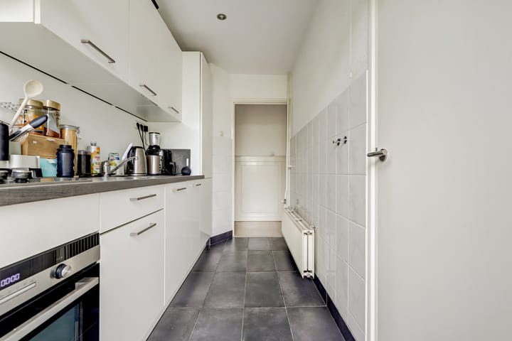Photo 9 of Bachstraat 438