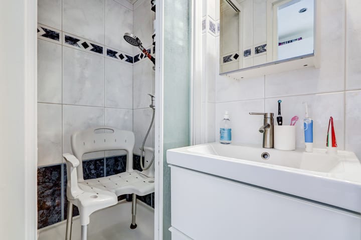 Photo 12 of Bachstraat 438