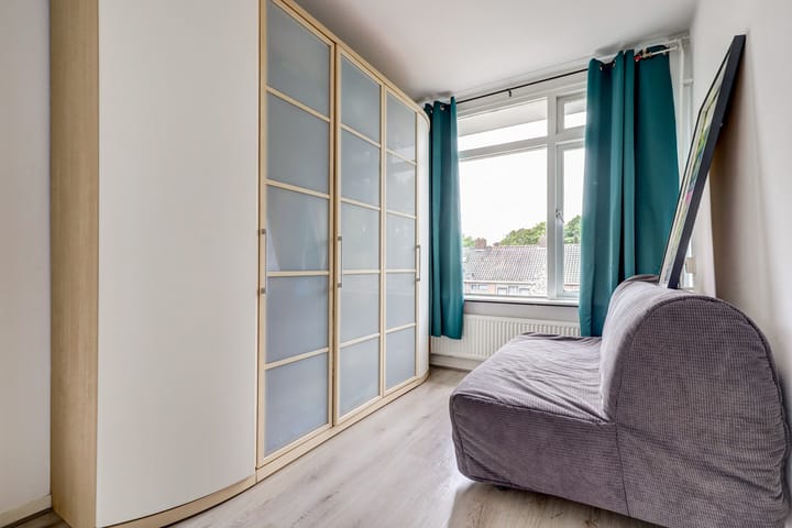 Photo 16 of Bachstraat 438