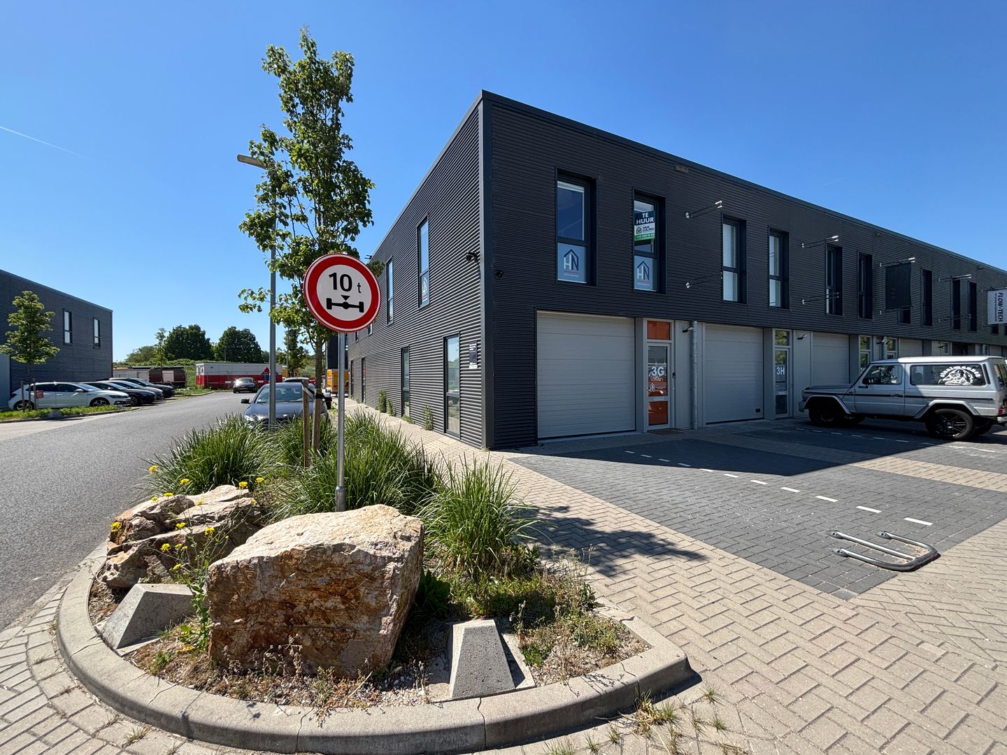 View photo 2 of Zuid-Afrikaweg 3-G