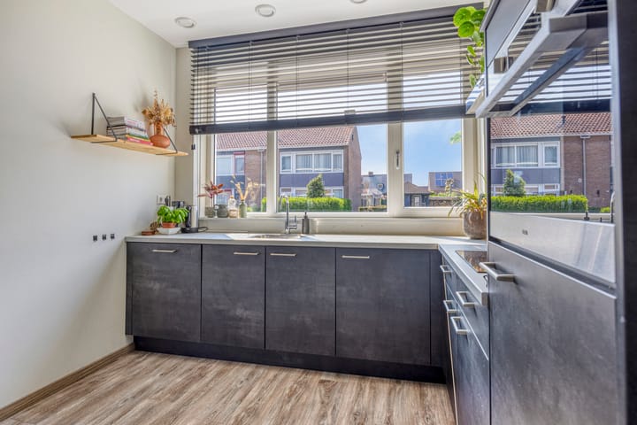 Photo 12 of Jacoba van Beierenstraat 1-D