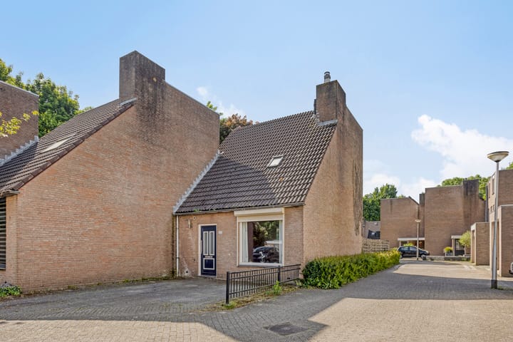 Foto 6 van Mascagnihof 655