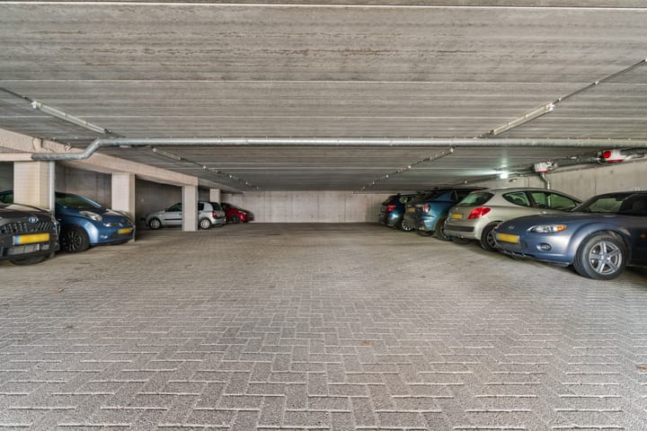 Photo 37 of Maasstaete 81