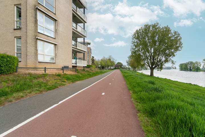 Photo 44 of Maasstaete 81