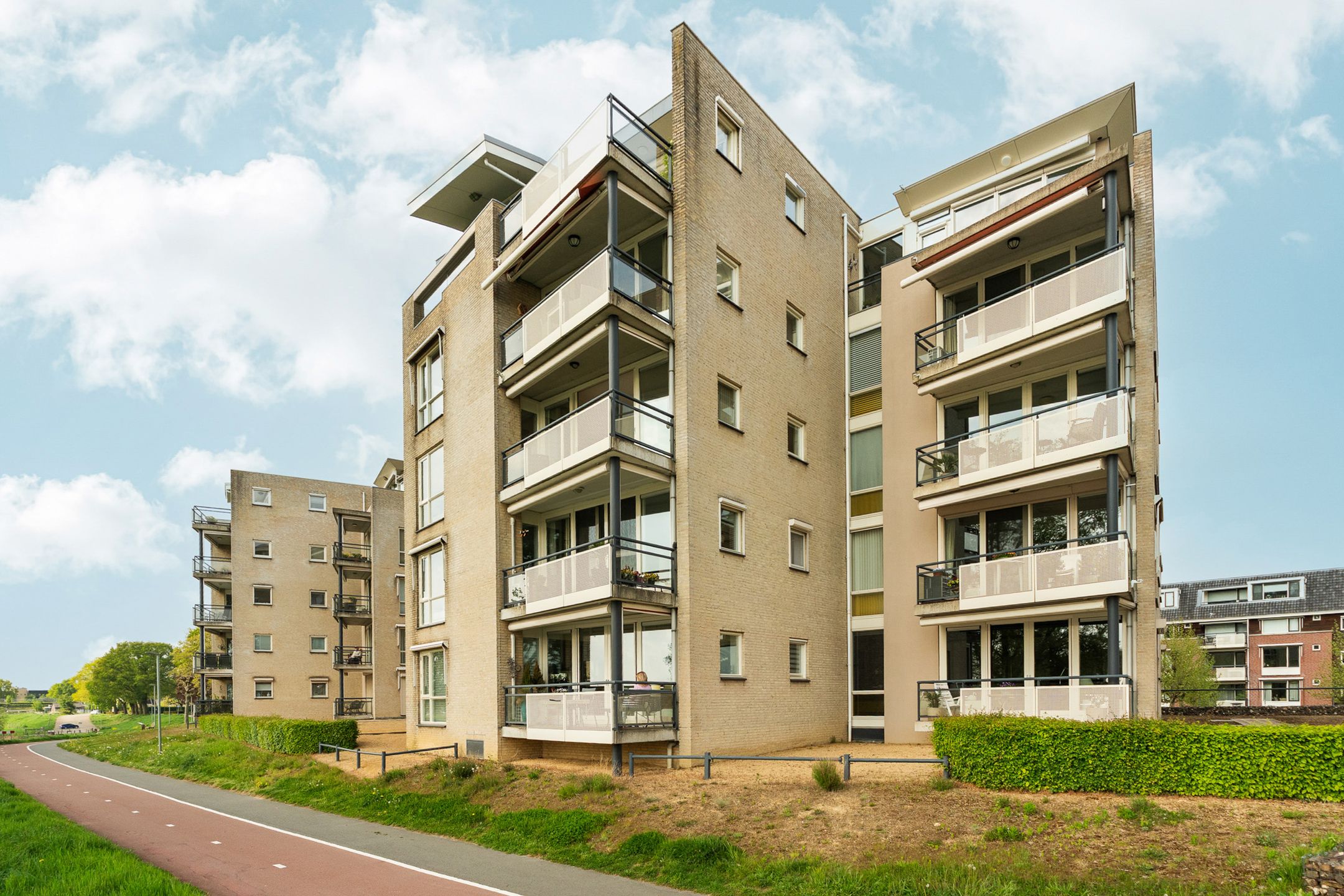 Foto 45 van Maasstaete 81