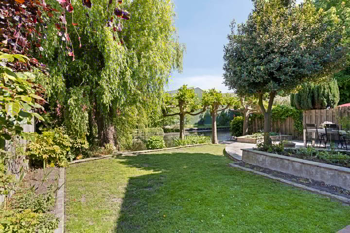 Foto 23 van Burgemeester Vostersstraat 53