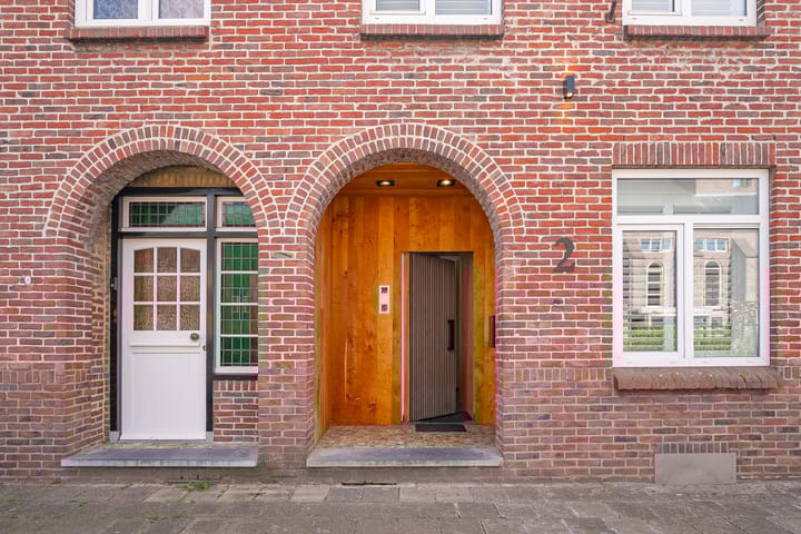 Foto 2 van Bernadettelaan 2