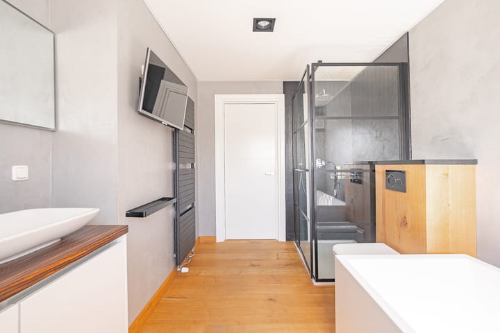 Foto 17 van Bernadettelaan 2