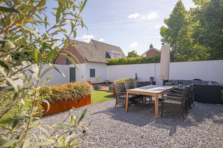 Foto 23 van Bernadettelaan 2