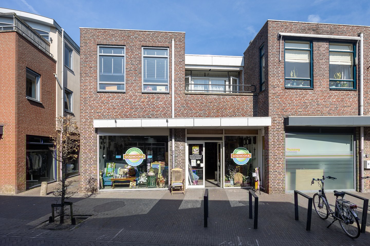 View photo 2 of Dorpsstraat 38-C
