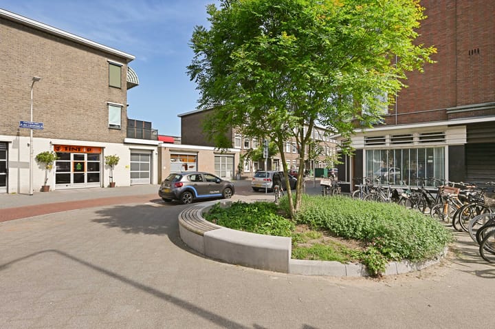 Foto 48 van Cornelis van der Lijnstraat 141