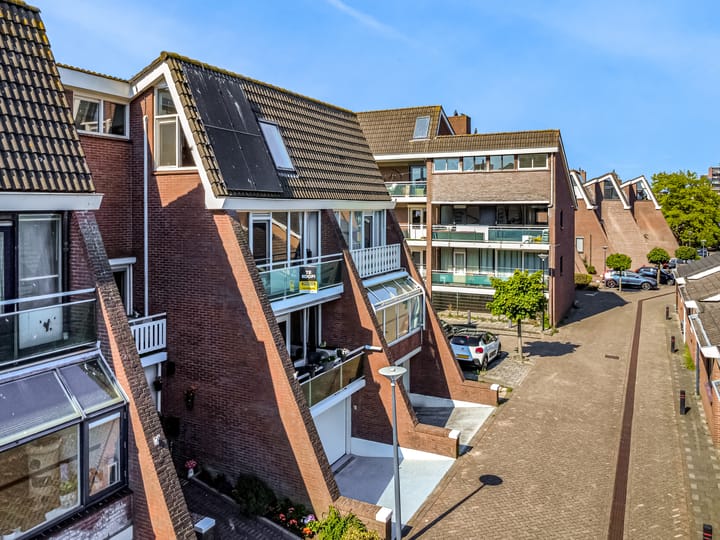 Photo 7 of Hoeker 35