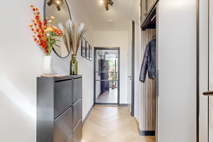 Photo 14 of Hoeker 35