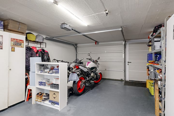 Photo 16 of Hoeker 35