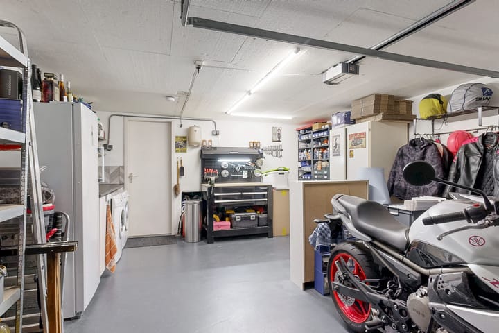 Photo 17 of Hoeker 35