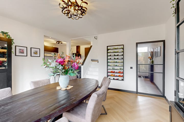 Photo 19 of Hoeker 35