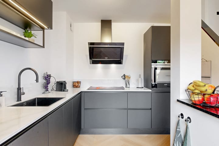 Photo 22 of Hoeker 35