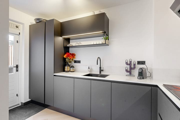 Photo 23 of Hoeker 35