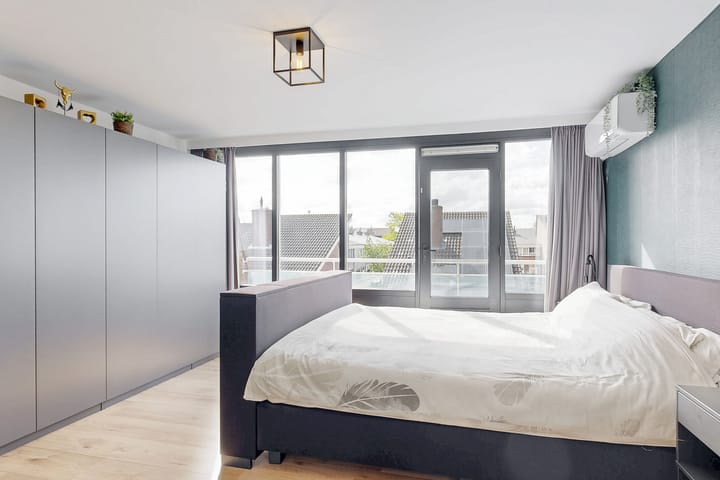 Photo 29 of Hoeker 35