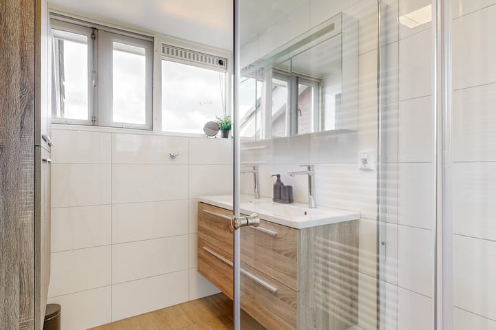 Photo 33 of Hoeker 35