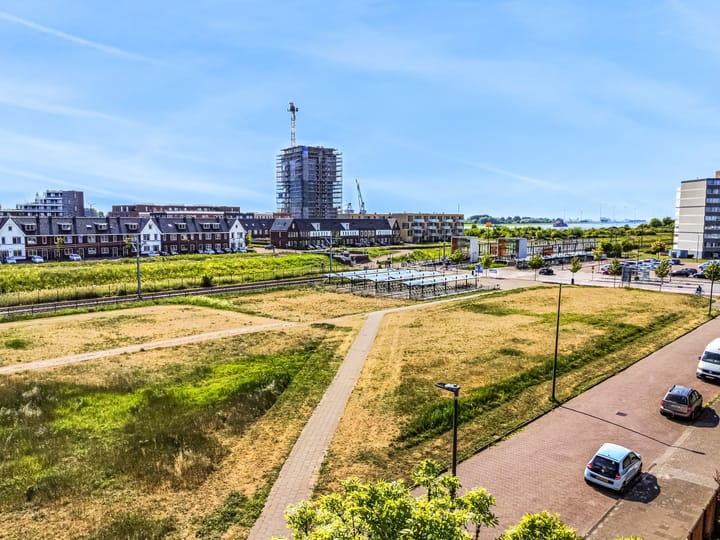 Photo 64 of Hoeker 35