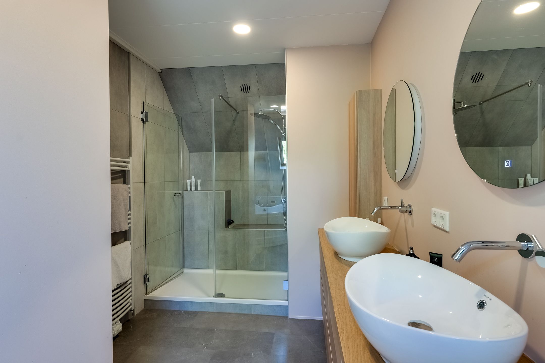 Photo 24 of Zwaagdijk 103