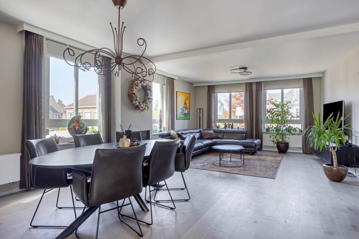 Photo 11 of Rechterstraat 2-A