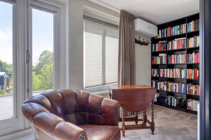 Photo 19 of Rechterstraat 2-A