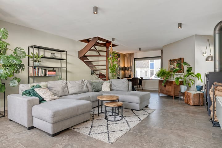 Photo 2 of Aarnout Drostdreef 7