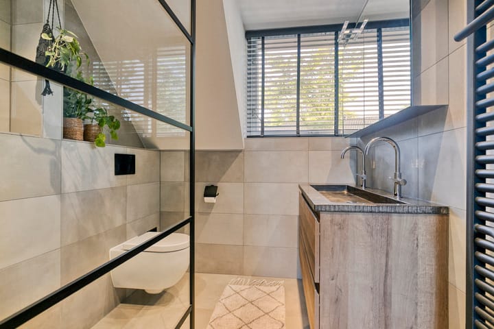 Photo 23 of Aarnout Drostdreef 7