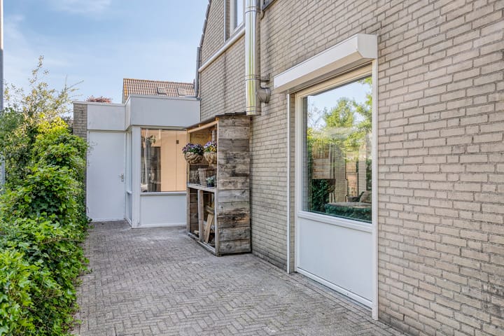 Photo 35 of Aarnout Drostdreef 7